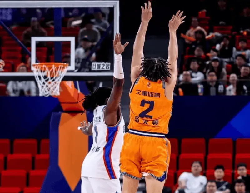 BB体育-今晚宁波vs上海大名单：张镇麟出战，洛夫顿、王哲林缺席